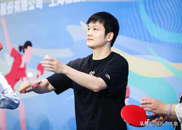 同为皇马球迷！周冠宇晒与樊振东合照：好久不见bro！(樊振东王楚钦男双摘冠)